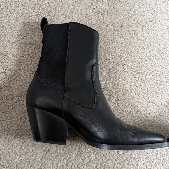 Everlane Wild Western Boot in Black 8 - Picture 5 of 11
